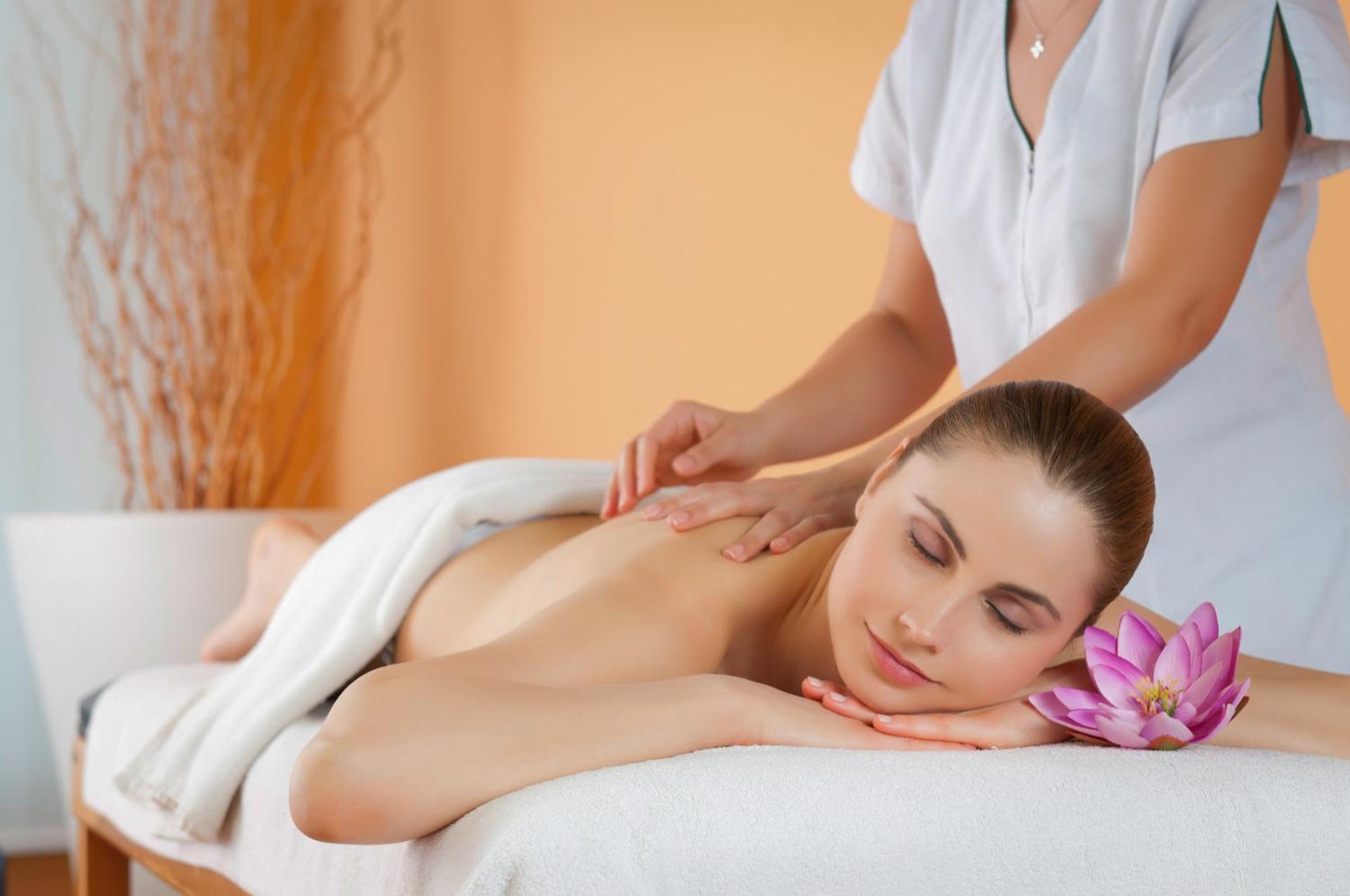 Outrigger Surin Beach Resort - Sha Extra Plus Bagian luar foto Massage