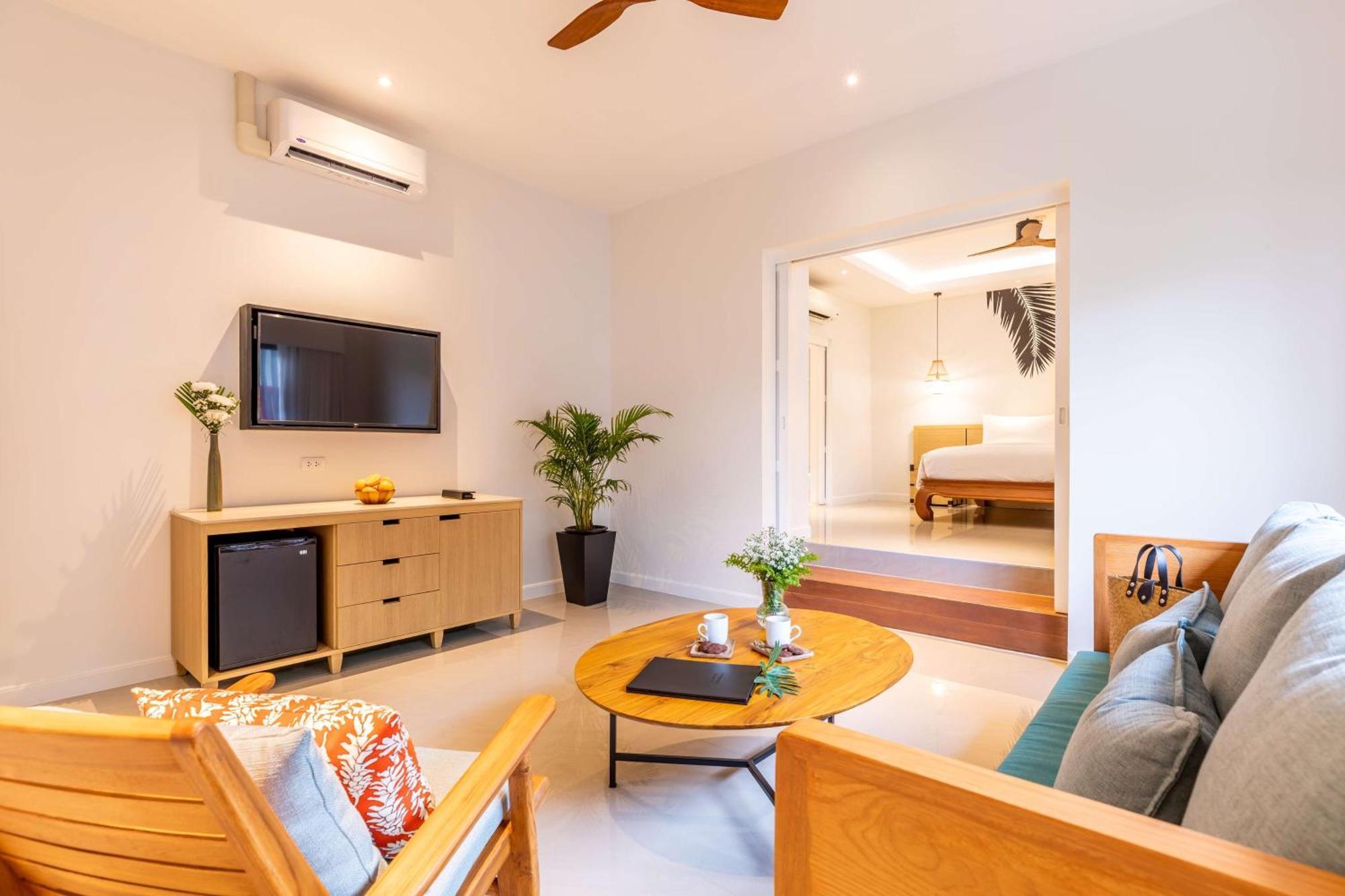 Outrigger Surin Beach Resort - Sha Extra Plus Bagian luar foto