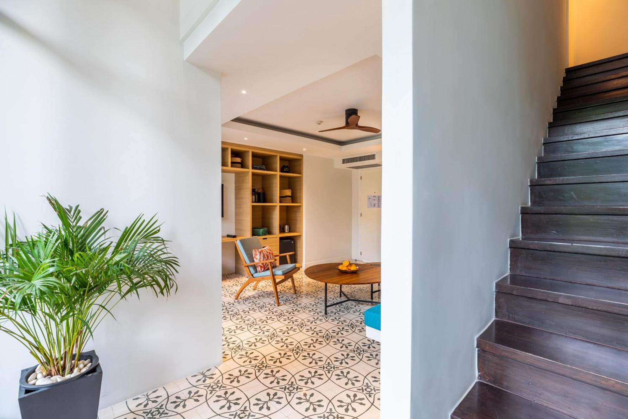 Outrigger Surin Beach Resort - Sha Extra Plus Ruang foto Interior of the house